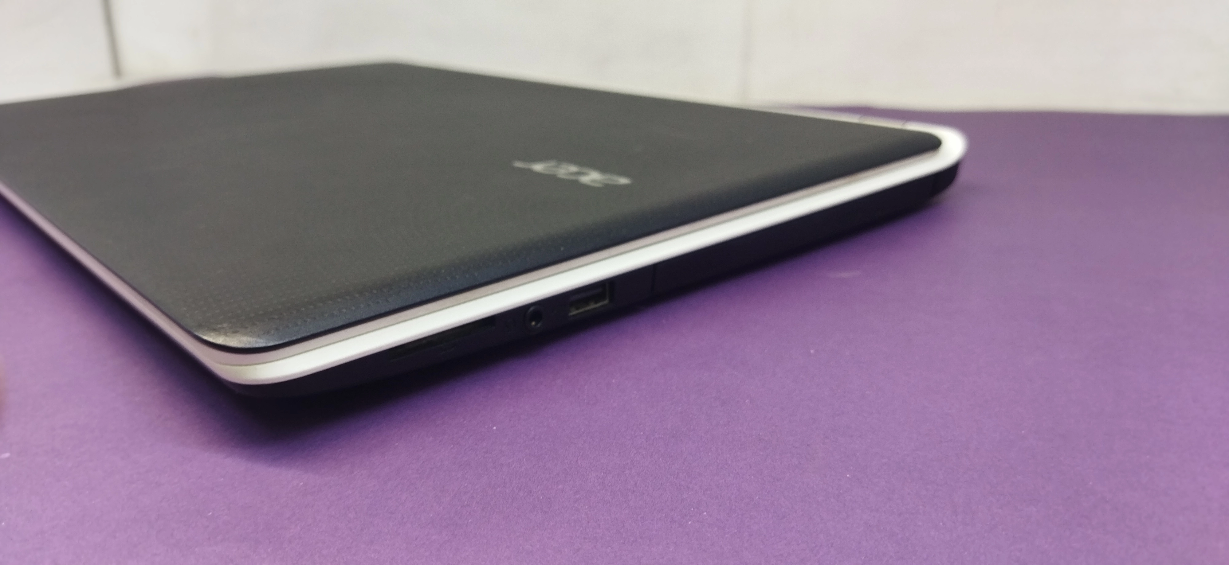 Acer Aspire ES1