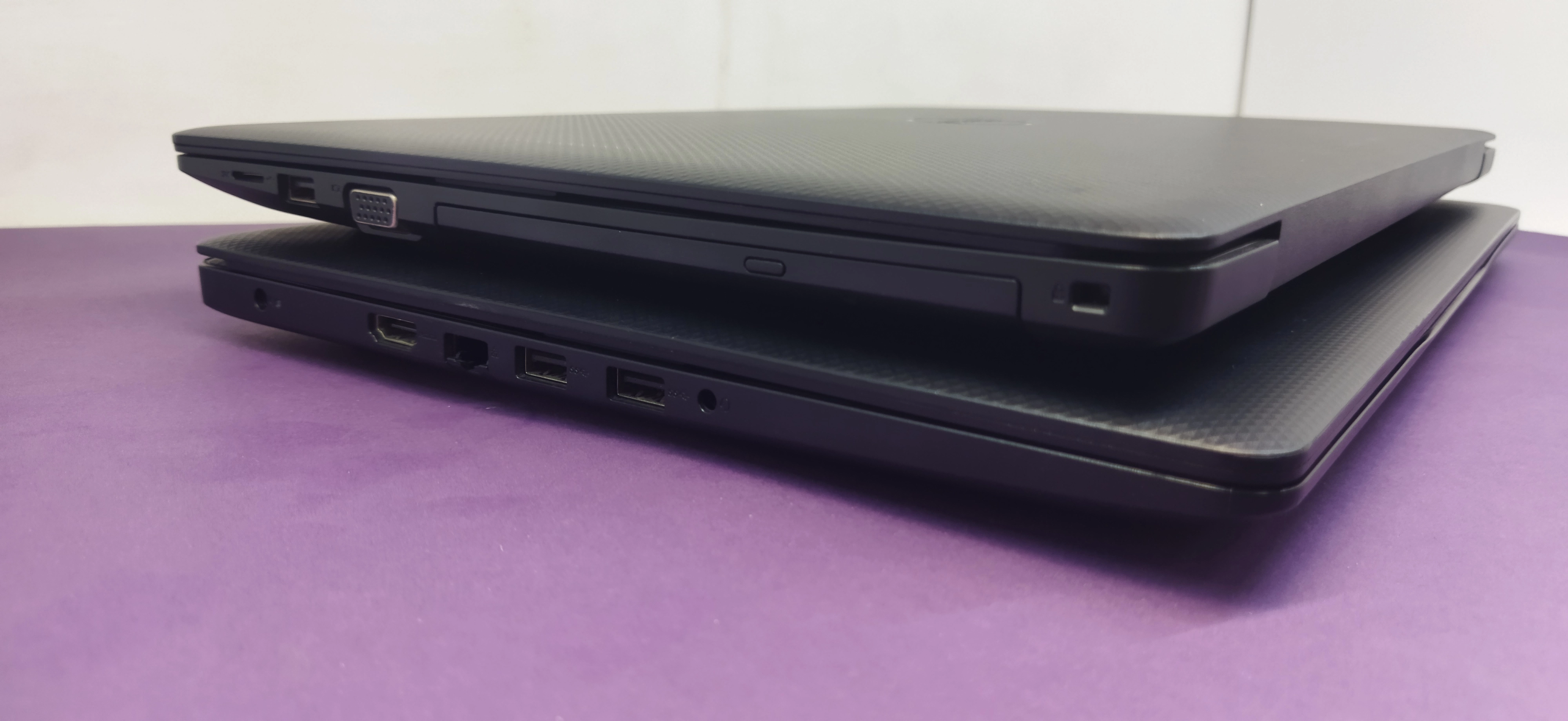 Dell Vostro 15  3000/i3gen7u/RAM8/SSD256/ONBOARD/15HD