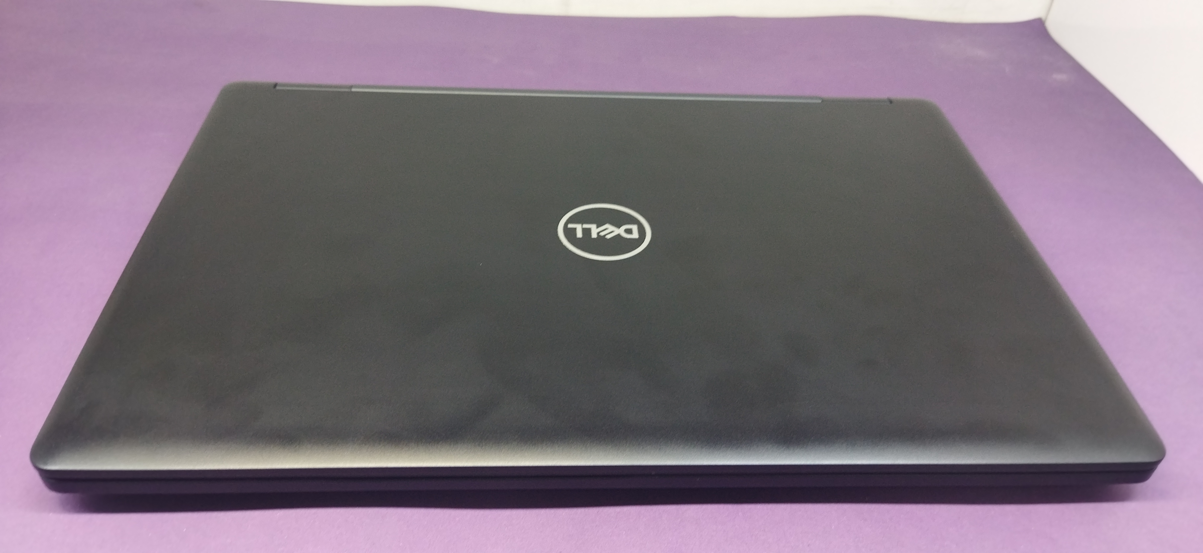 Dell Latitude 5590/i5gen7U/ram8/ssd256/onboard/15.6FHD/Touch