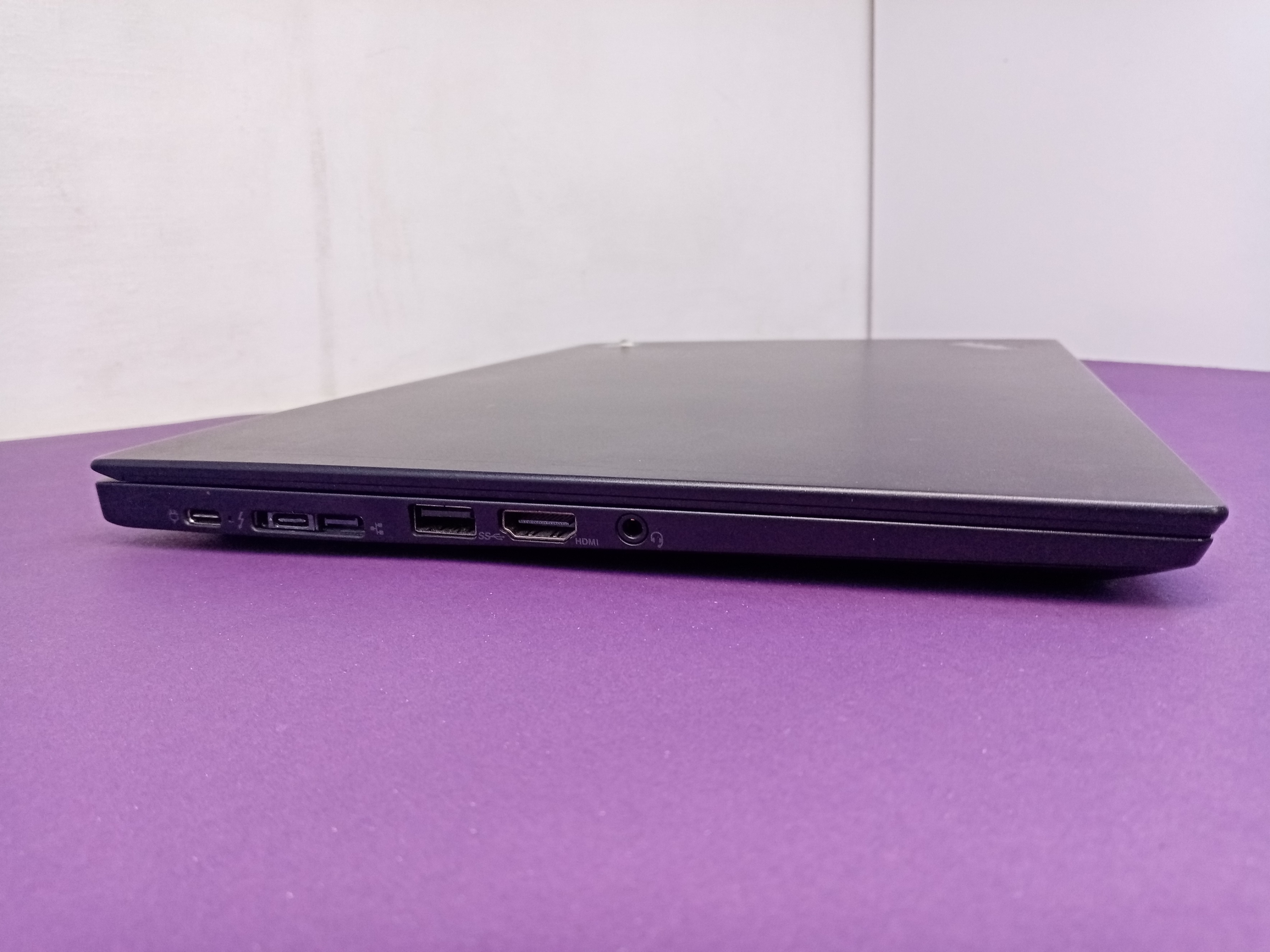 Lenovo thinkpad X390/i5gen8U/ram8/ssd256/onboard/12FHD