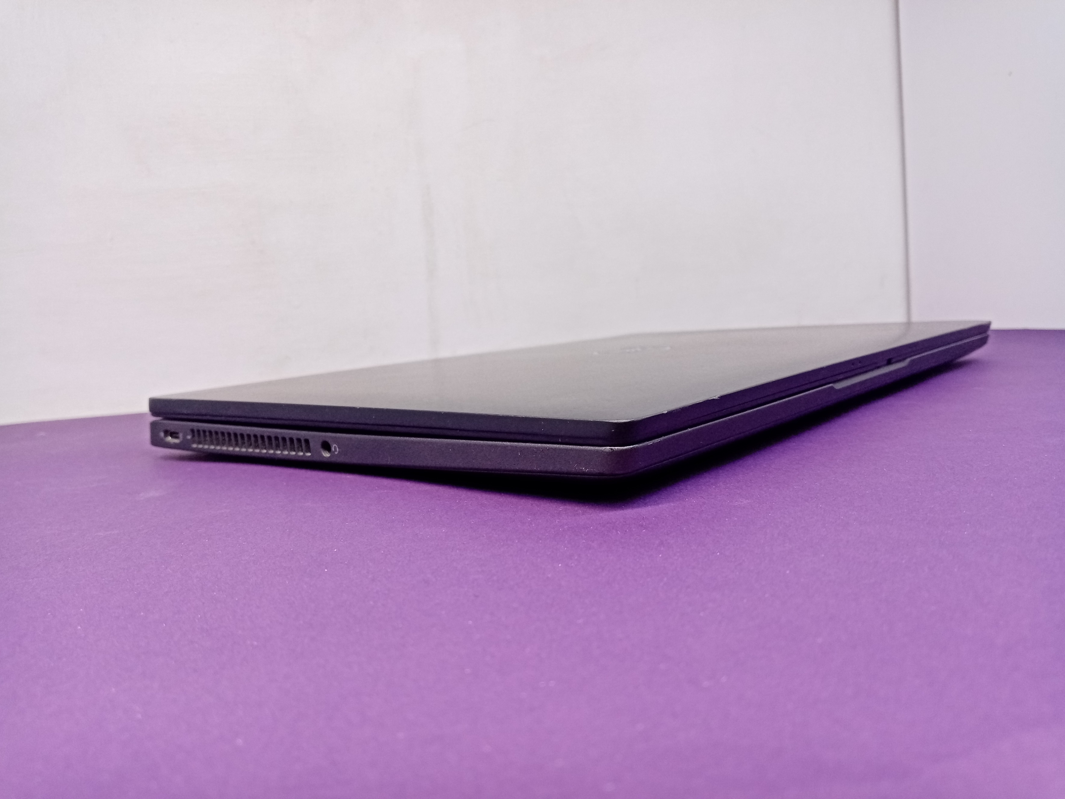Dell Latitude 7330/i7gen12G7/ram32/ssd512/Iris/13FHDips
